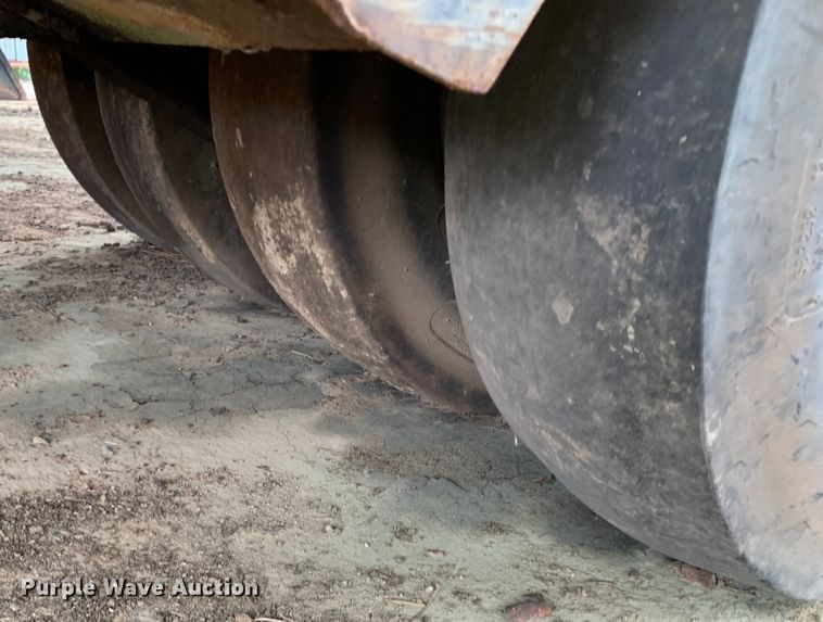 image for item KX9967 Hyster  C530A pneumatic roller