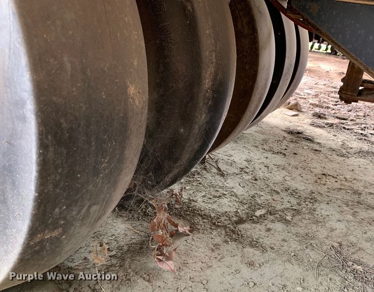 image for item KX9967 Hyster  C530A pneumatic roller