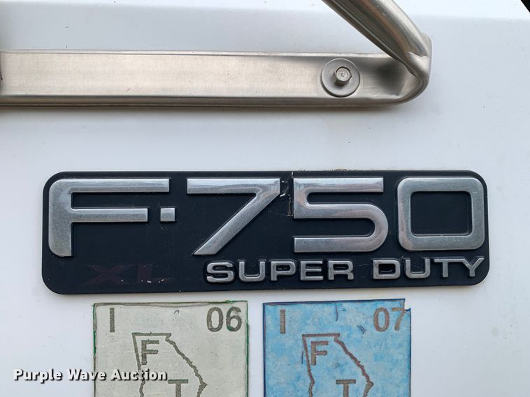 image for item KX9968 2001 Ford  F750 Super Duty tank truck