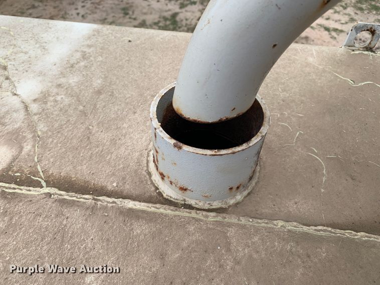 image for item KX9968 2001 Ford  F750 Super Duty tank truck