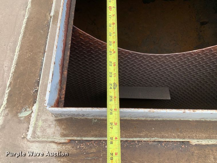 image for item KX9968 2001 Ford  F750 Super Duty tank truck