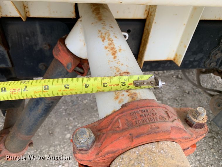 image for item KX9968 2001 Ford  F750 Super Duty tank truck