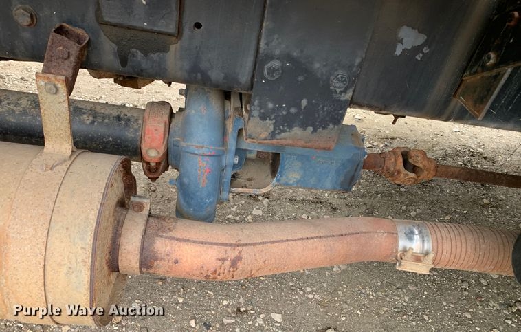 image for item KX9968 2001 Ford  F750 Super Duty tank truck