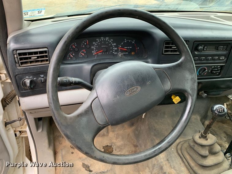 image for item KX9968 2001 Ford  F750 Super Duty tank truck