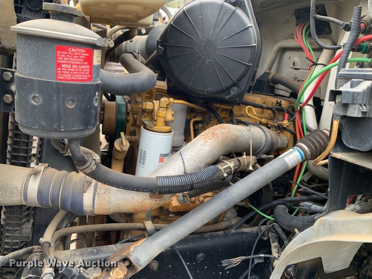 image for item KX9968 2001 Ford  F750 Super Duty tank truck