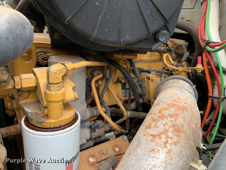 image for item KX9968 2001 Ford  F750 Super Duty tank truck