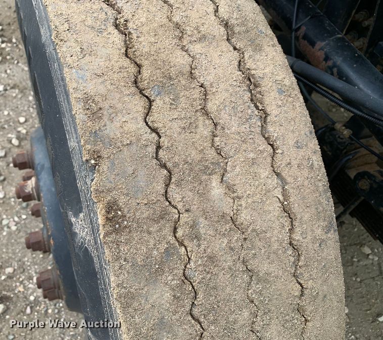 image for item KX9968 2001 Ford  F750 Super Duty tank truck