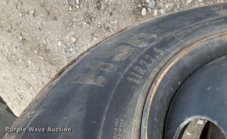 image for item KX9968 2001 Ford  F750 Super Duty tank truck