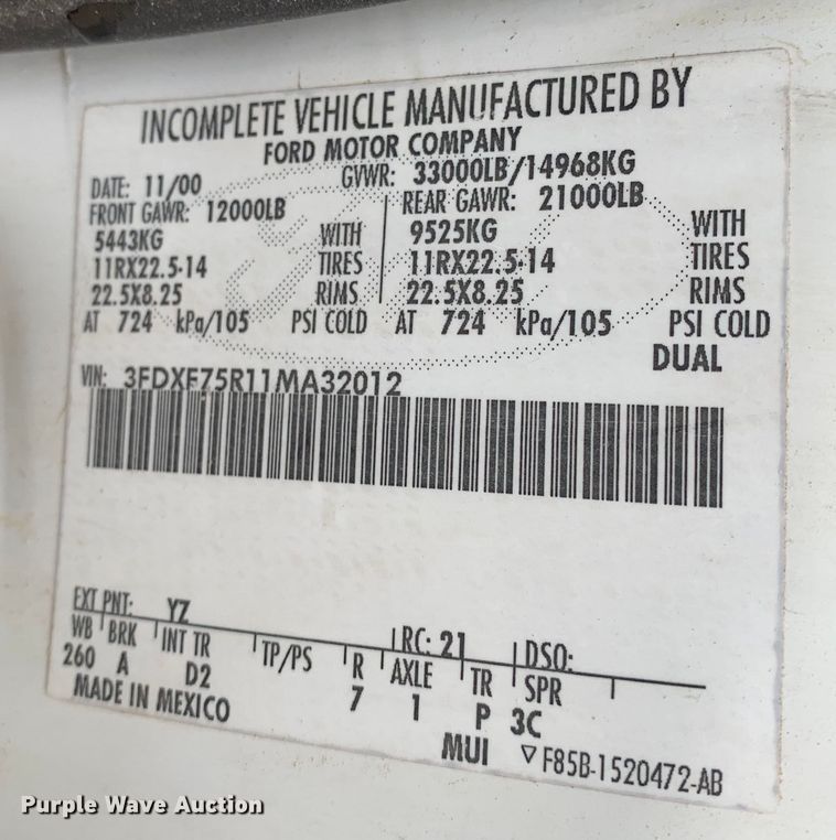image for item KX9968 2001 Ford  F750 Super Duty tank truck
