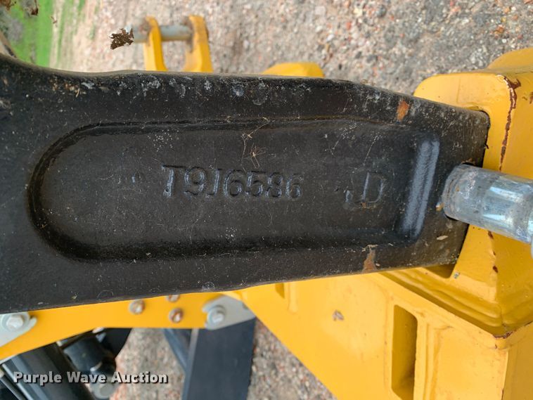 image for item KX9969 John Deere ripper / scarifier