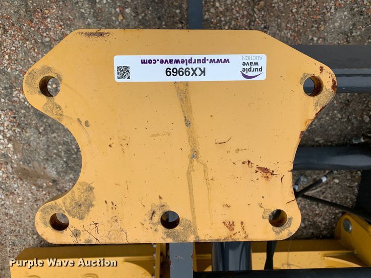 image for item KX9969 John Deere ripper / scarifier