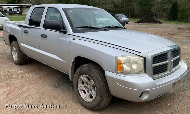 image for item KX9970 2006 Dodge Dakota SLT Quad Cab pickup truck