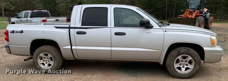 image for item KX9970 2006 Dodge Dakota SLT Quad Cab pickup truck