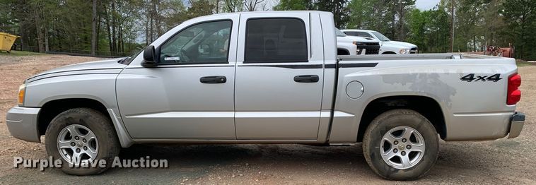 image for item KX9970 2006 Dodge Dakota SLT Quad Cab pickup truck