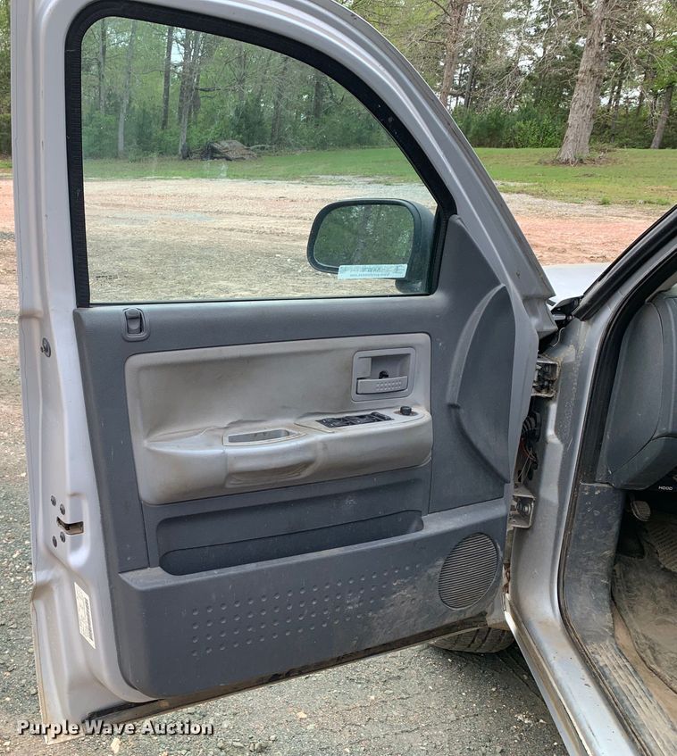 image for item KX9970 2006 Dodge Dakota SLT Quad Cab pickup truck