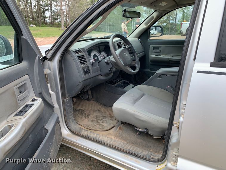 image for item KX9970 2006 Dodge Dakota SLT Quad Cab pickup truck