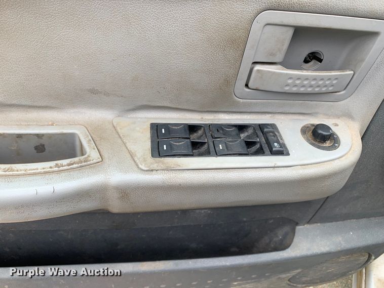 image for item KX9970 2006 Dodge Dakota SLT Quad Cab pickup truck