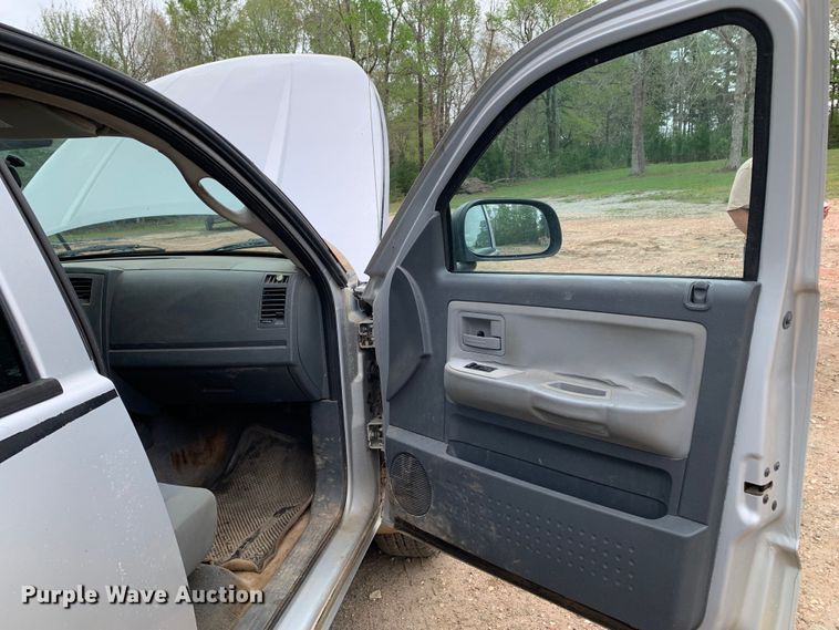 image for item KX9970 2006 Dodge Dakota SLT Quad Cab pickup truck