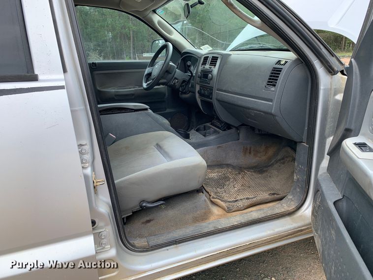 image for item KX9970 2006 Dodge Dakota SLT Quad Cab pickup truck