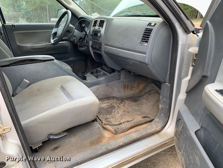 image for item KX9970 2006 Dodge Dakota SLT Quad Cab pickup truck