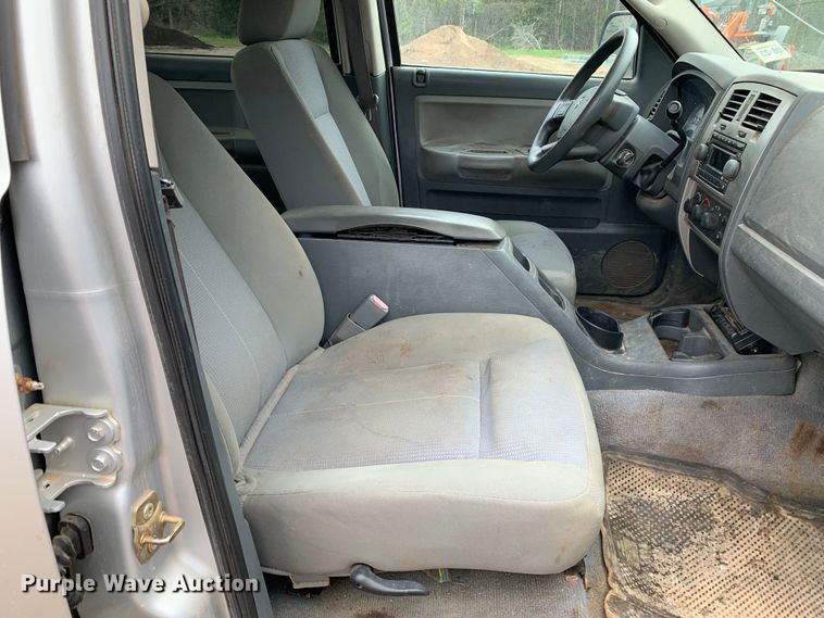 image for item KX9970 2006 Dodge Dakota SLT Quad Cab pickup truck