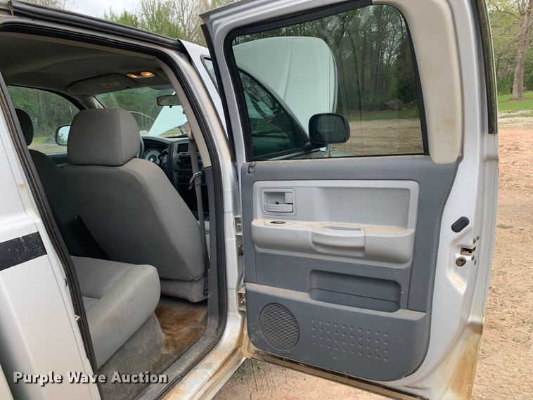 image for item KX9970 2006 Dodge Dakota SLT Quad Cab pickup truck