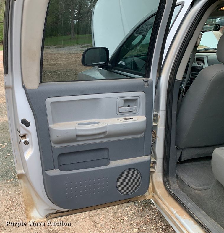 image for item KX9970 2006 Dodge Dakota SLT Quad Cab pickup truck