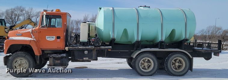 image for item LA9668 1992 Ford  LNT8000 sprayer truck