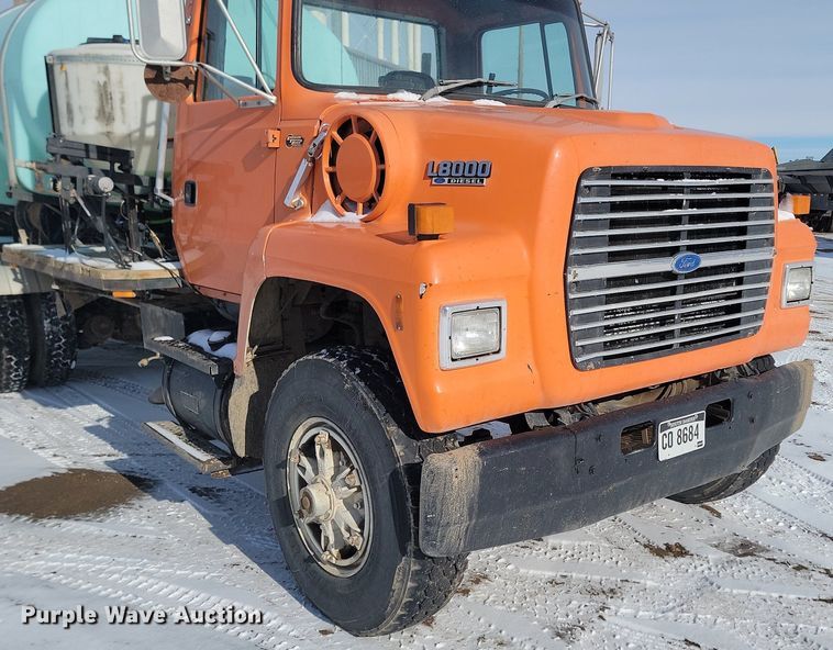 image for item LA9668 1992 Ford  LNT8000 sprayer truck