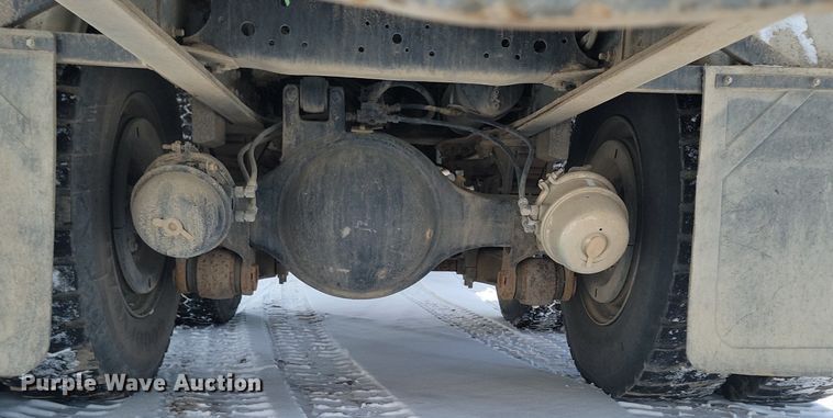 image for item LA9668 1992 Ford  LNT8000 sprayer truck