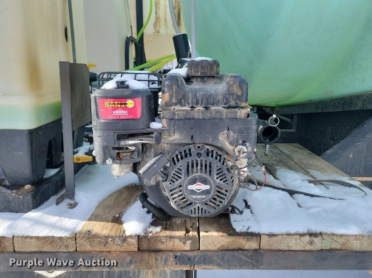 image for item LA9668 1992 Ford  LNT8000 sprayer truck