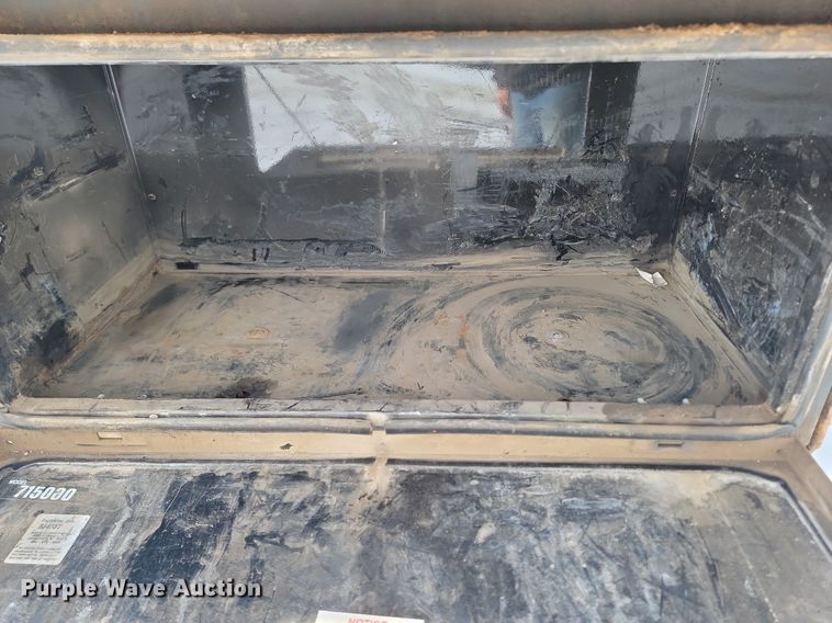 image for item LA9668 1992 Ford  LNT8000 sprayer truck