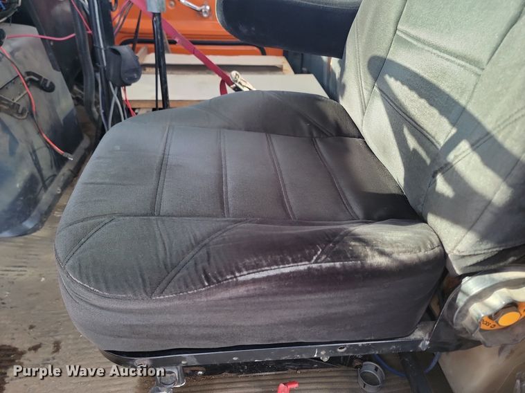 image for item LA9668 1992 Ford  LNT8000 sprayer truck