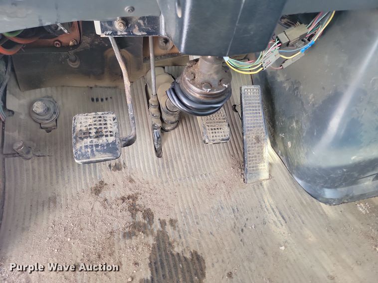 image for item LA9668 1992 Ford  LNT8000 sprayer truck