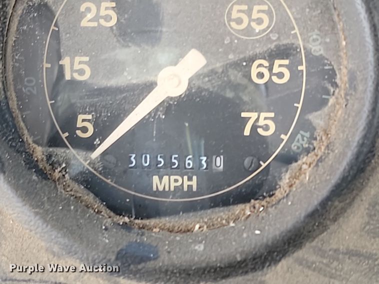 image for item LA9668 1992 Ford  LNT8000 sprayer truck