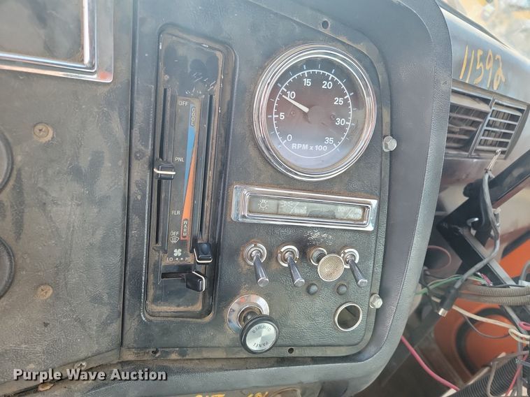 image for item LA9668 1992 Ford  LNT8000 sprayer truck