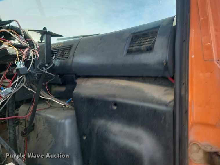 image for item LA9668 1992 Ford  LNT8000 sprayer truck