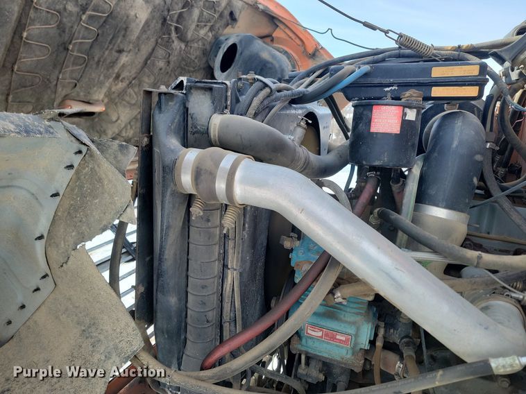 image for item LA9668 1992 Ford  LNT8000 sprayer truck