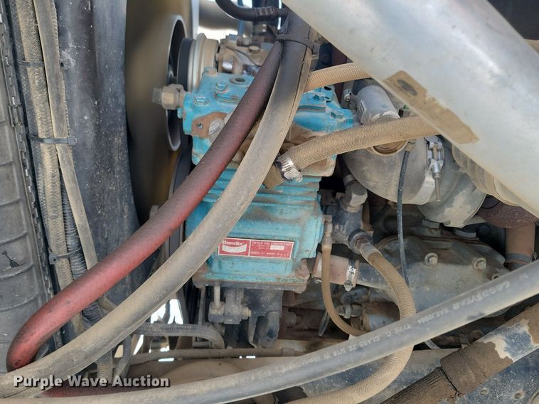 image for item LA9668 1992 Ford  LNT8000 sprayer truck