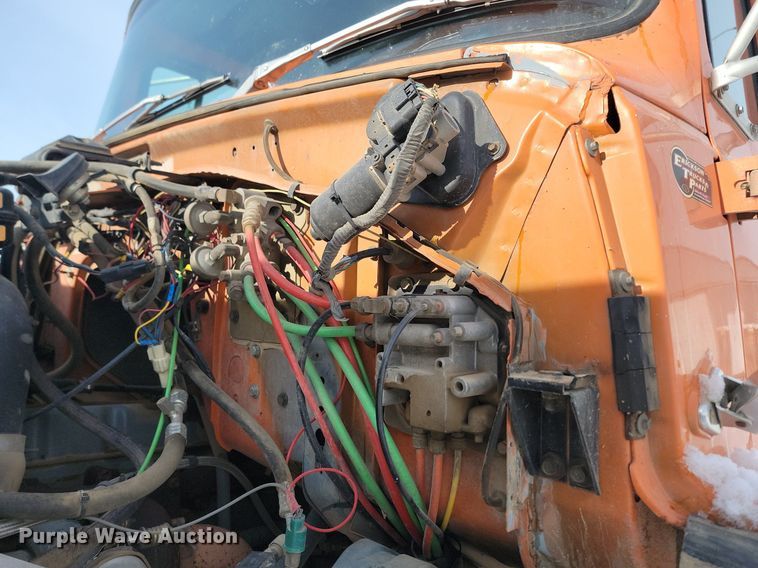 image for item LA9668 1992 Ford  LNT8000 sprayer truck