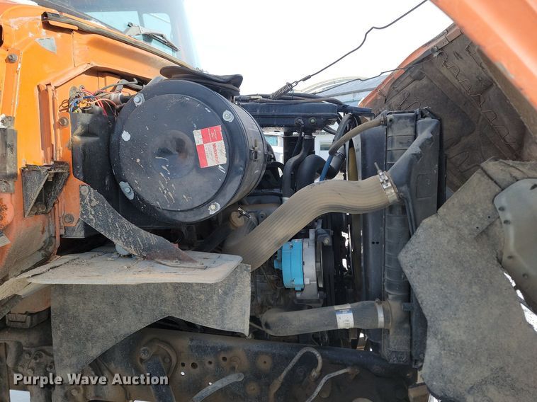 image for item LA9668 1992 Ford  LNT8000 sprayer truck