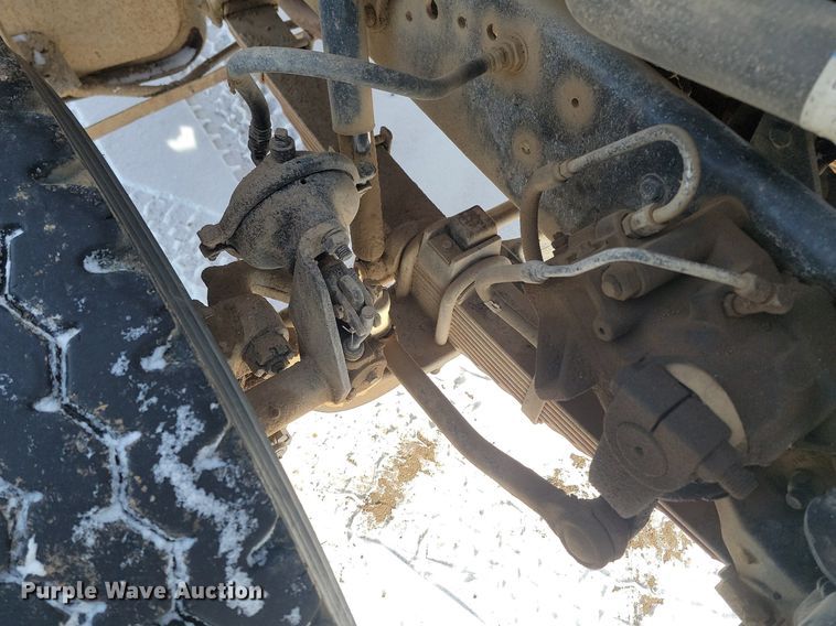 image for item LA9668 1992 Ford  LNT8000 sprayer truck