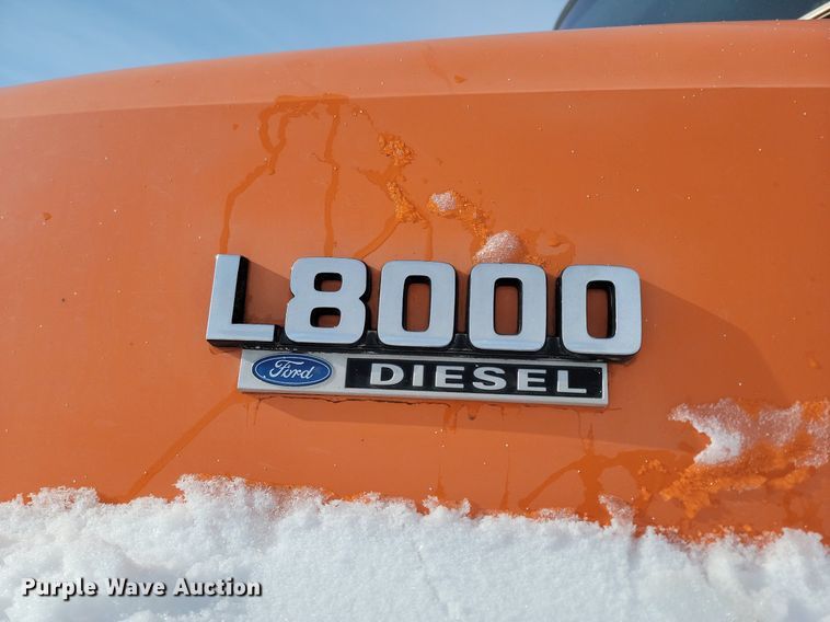 image for item LA9668 1992 Ford  LNT8000 sprayer truck