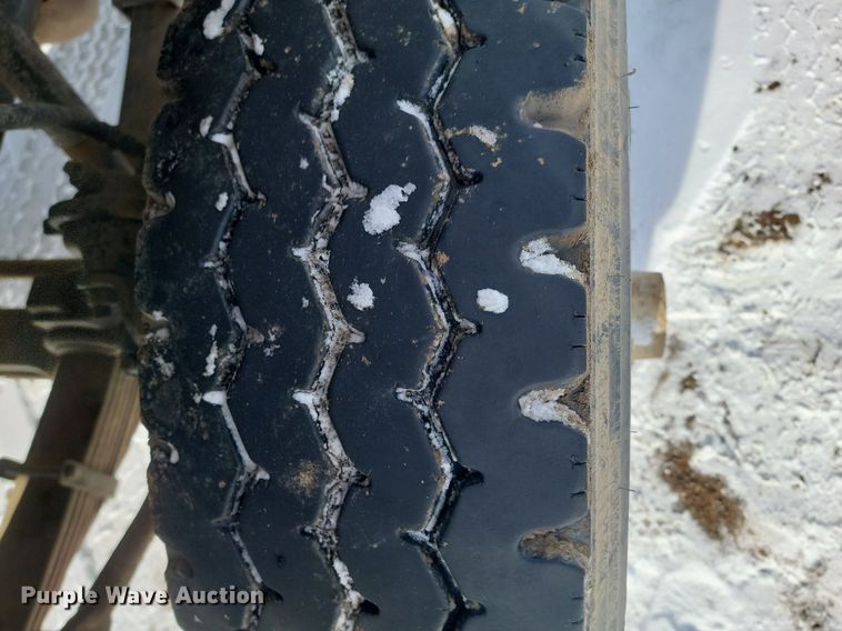 image for item LA9668 1992 Ford  LNT8000 sprayer truck