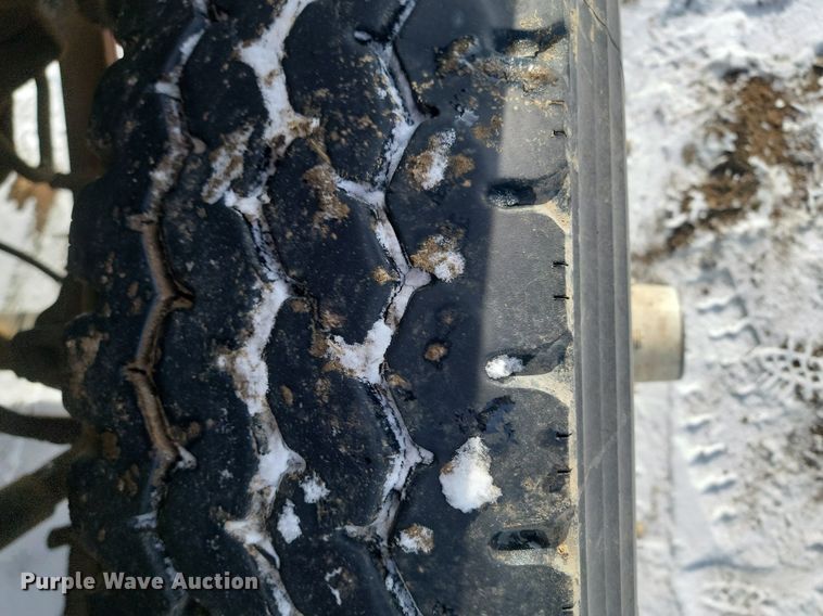 image for item LA9668 1992 Ford  LNT8000 sprayer truck