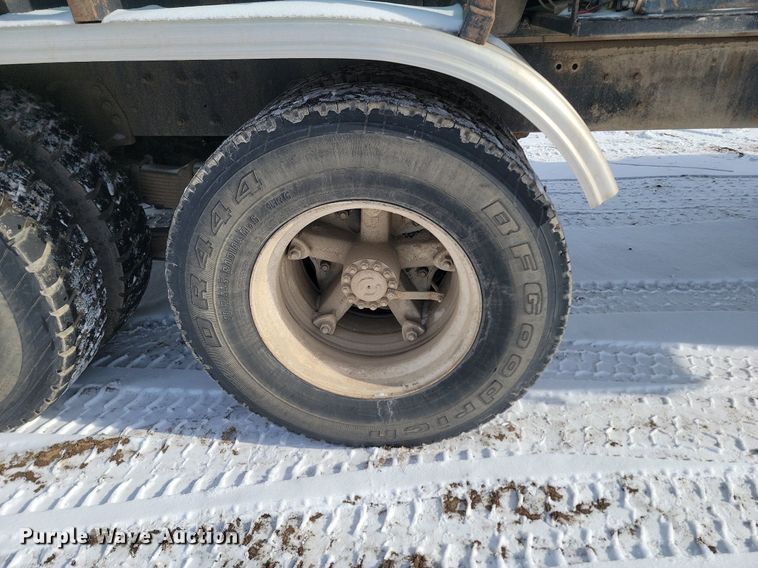 image for item LA9668 1992 Ford  LNT8000 sprayer truck