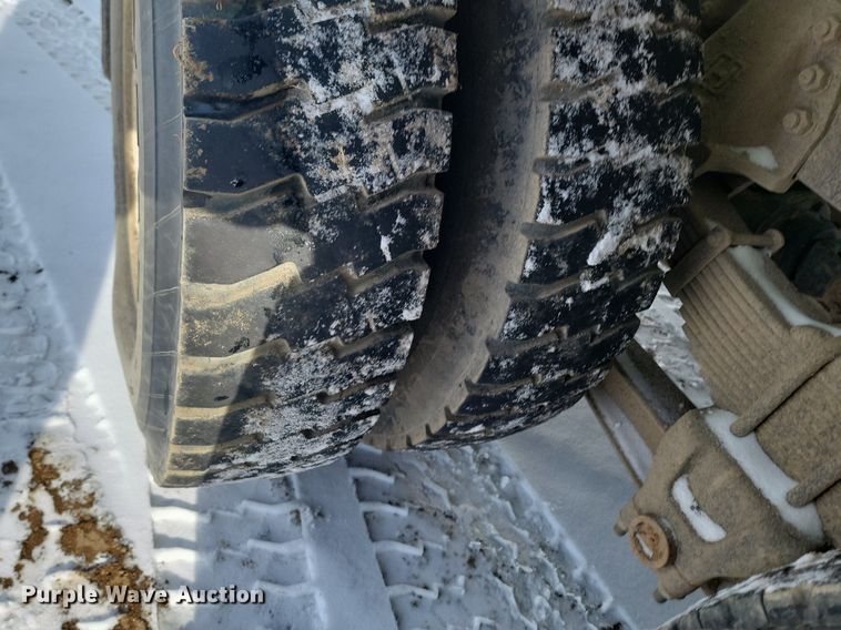 image for item LA9668 1992 Ford  LNT8000 sprayer truck