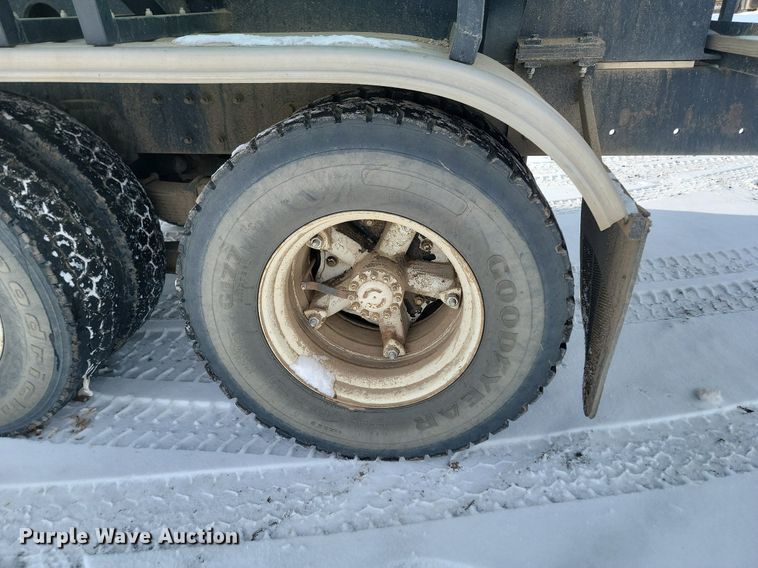 image for item LA9668 1992 Ford  LNT8000 sprayer truck