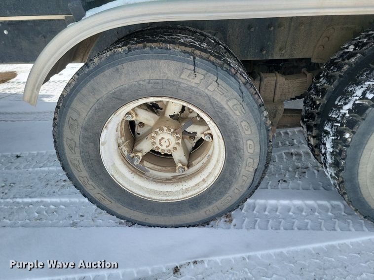 image for item LA9668 1992 Ford  LNT8000 sprayer truck