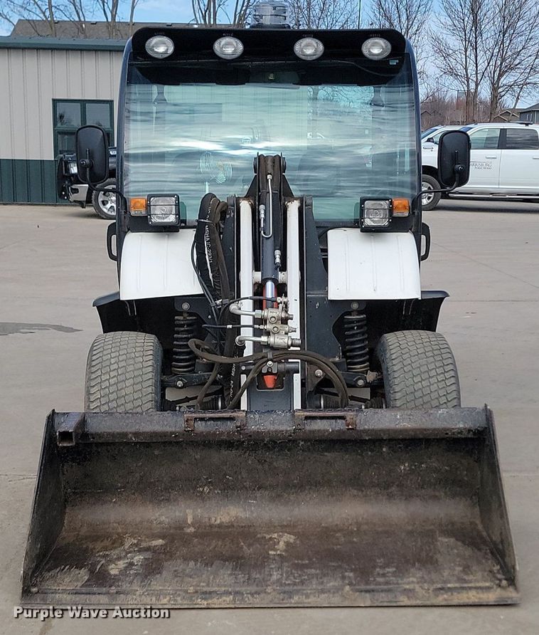 image for item LA9746 2018 Bobcat 5600 Toolcat utility vehicle